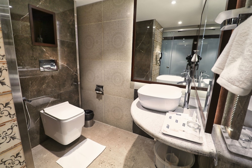 バスルームのシャワー