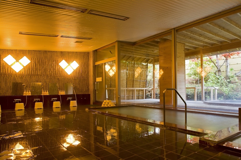 屋内スパ浴槽