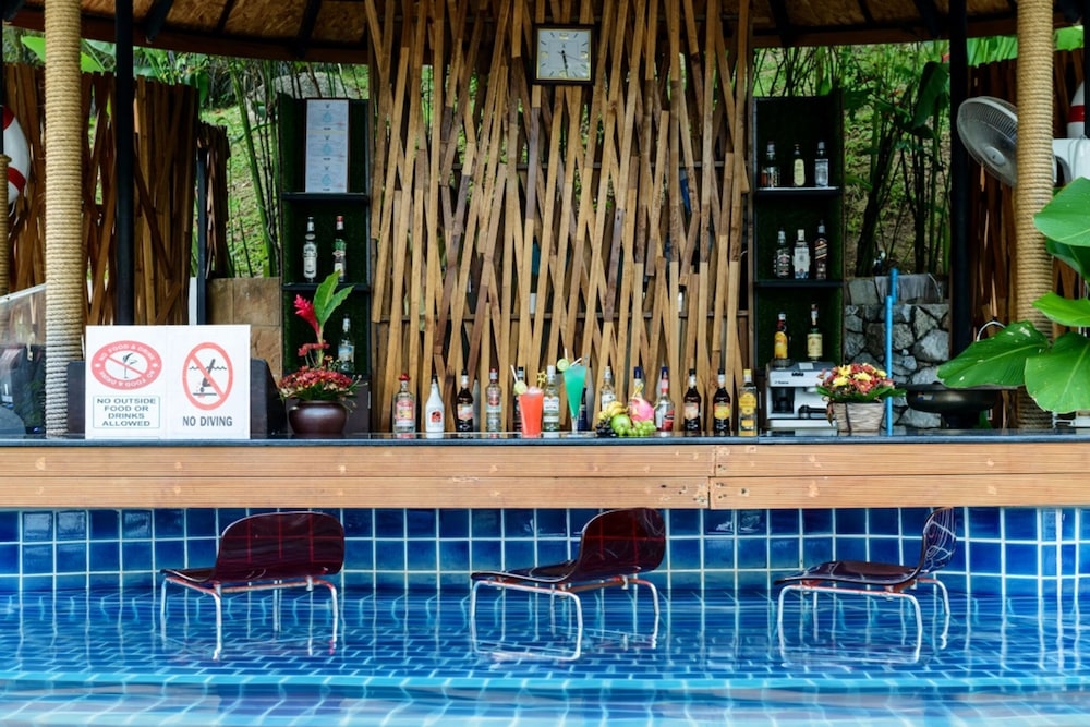 プールサイドバー