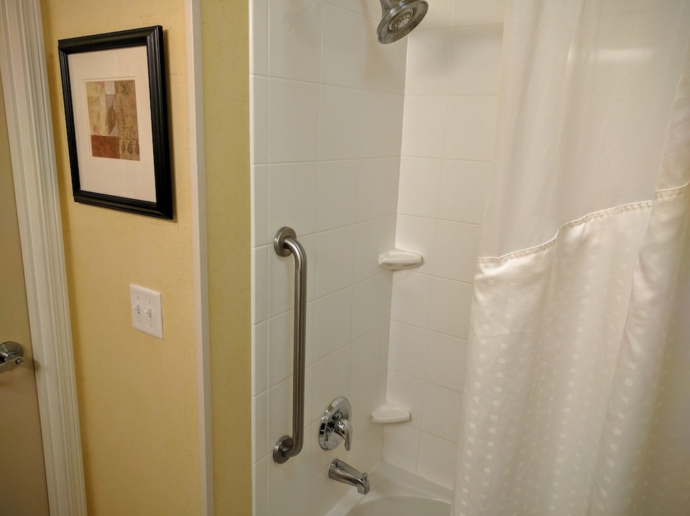 バスルームのシャワー