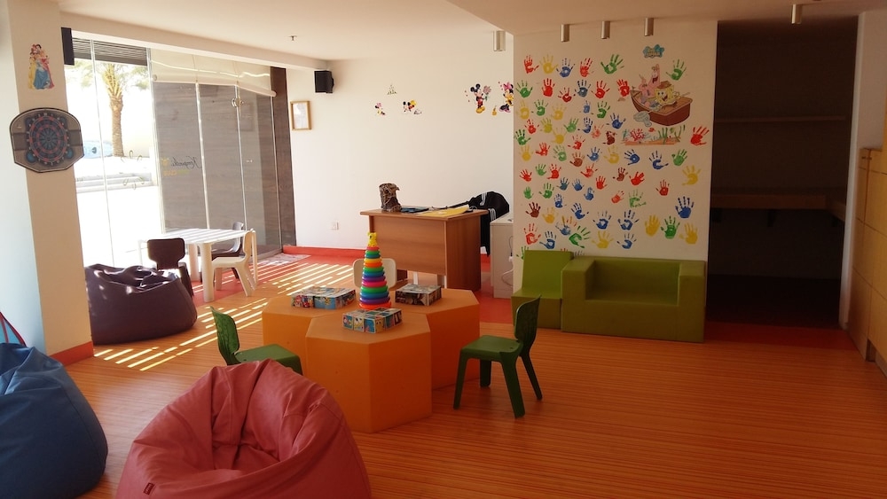 子供用の遊び場 - 屋内