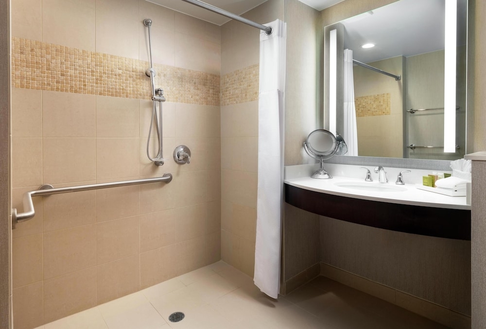 バスルームのシャワー