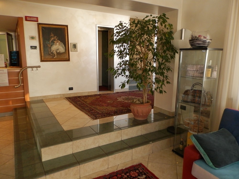 ロビーラウンジ