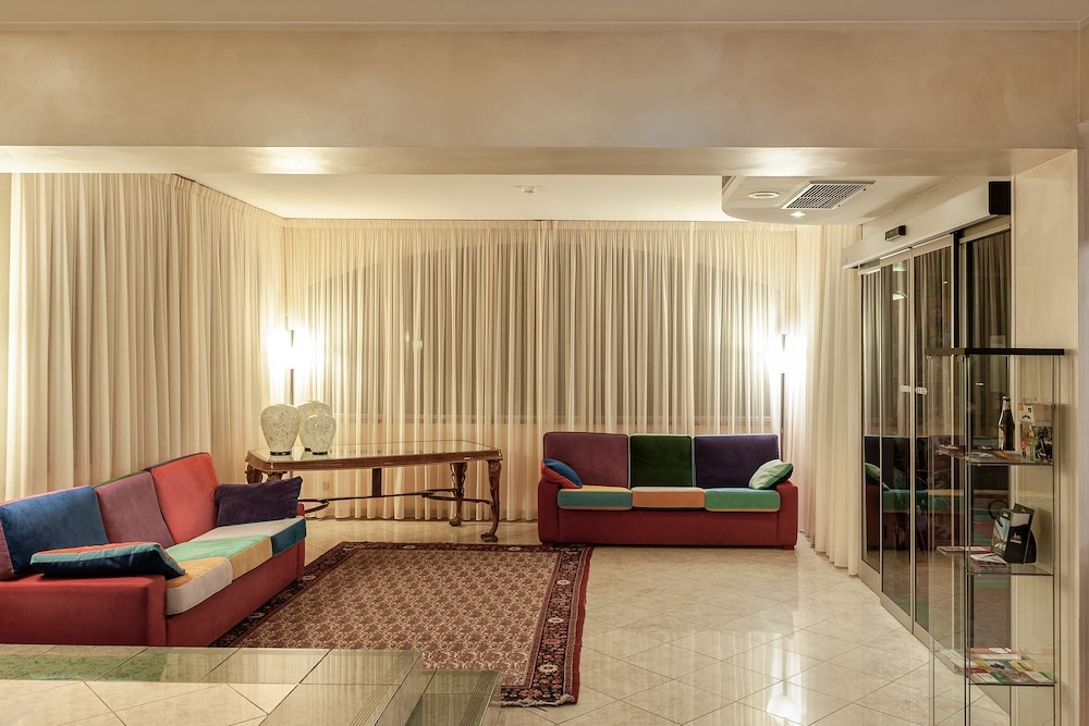 ロビー応接スペース