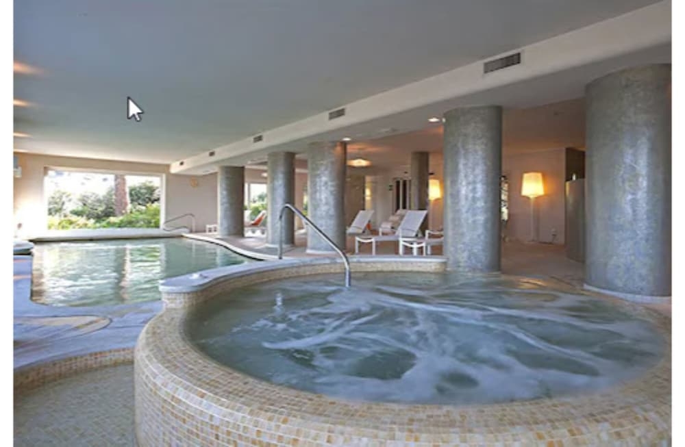 屋内スパ浴槽