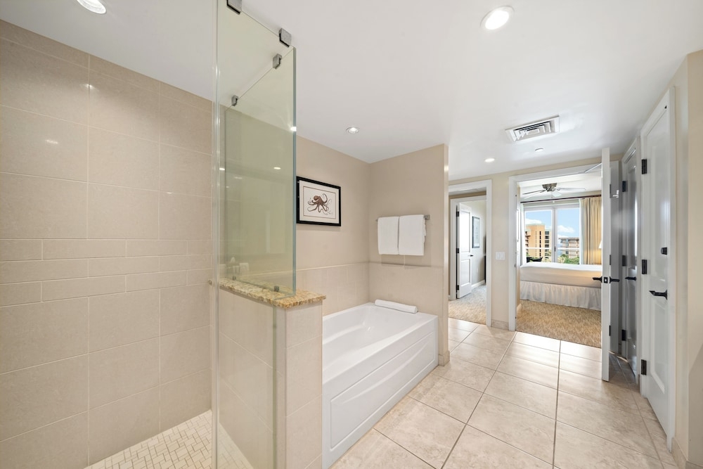 バスルームのシャワー