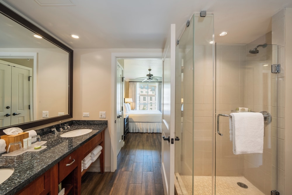 バスルームのシャワー