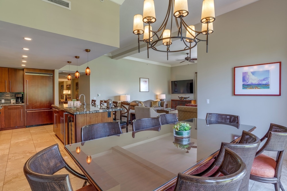 客室内のダイニングエリア