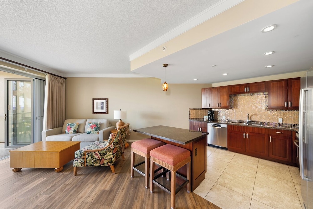 客室内のダイニングエリア