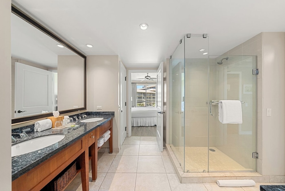 バスルームのシャワー