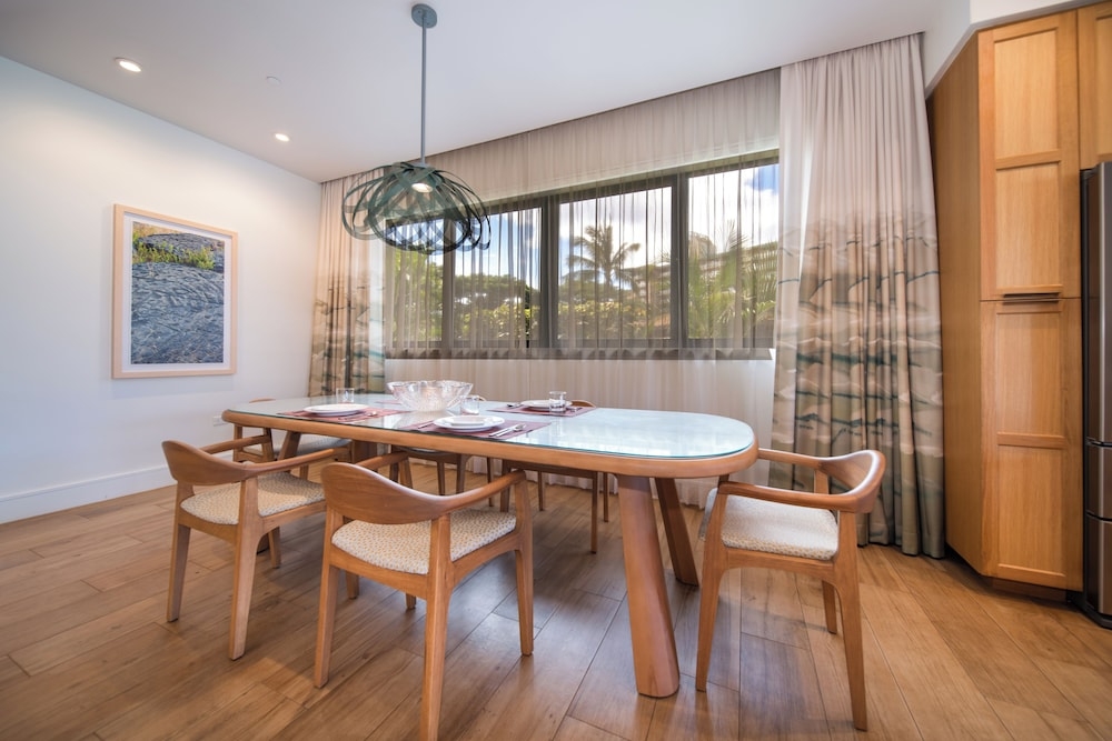 客室内のダイニングエリア