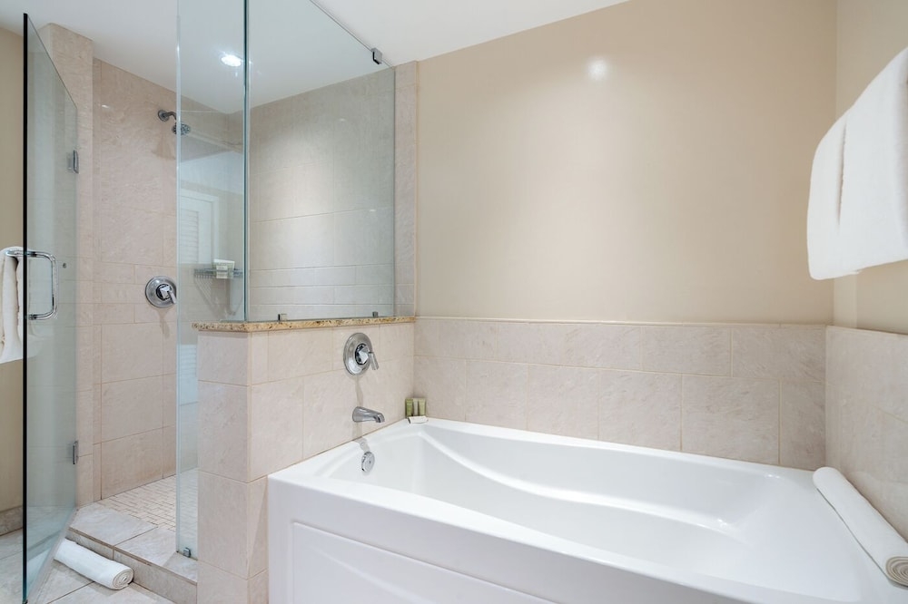 バスルームのシャワー