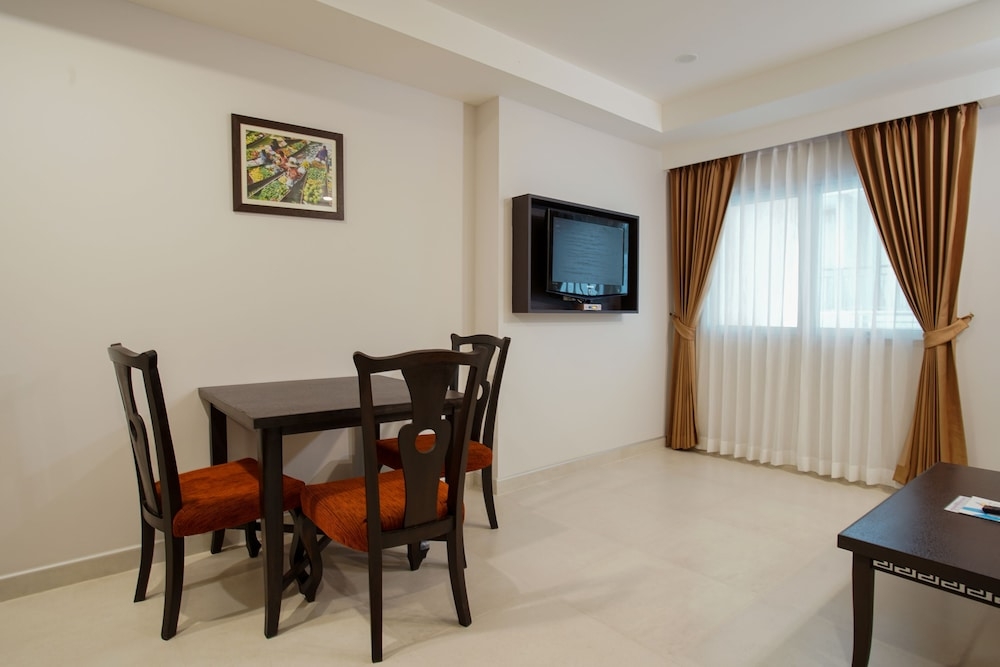 客室内のダイニングエリア