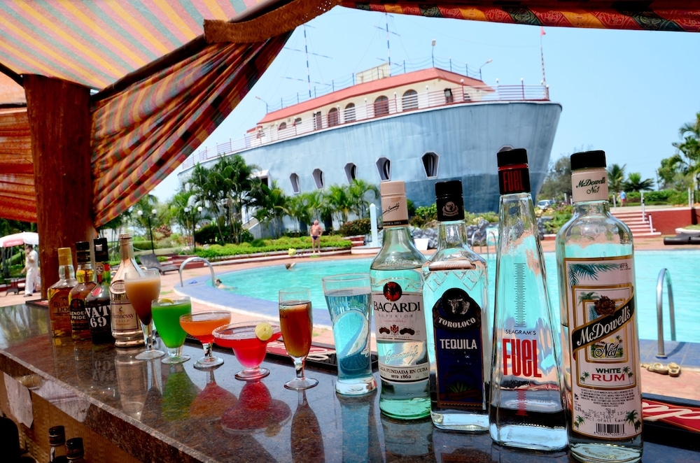 プールサイドバー