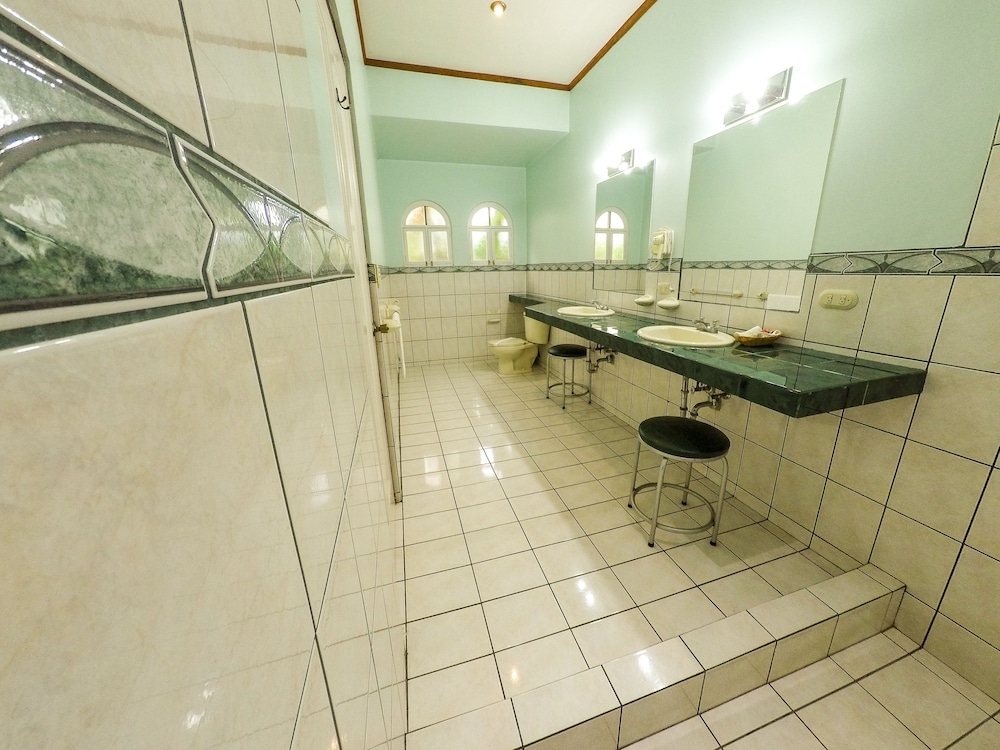 バスルームのシャワー