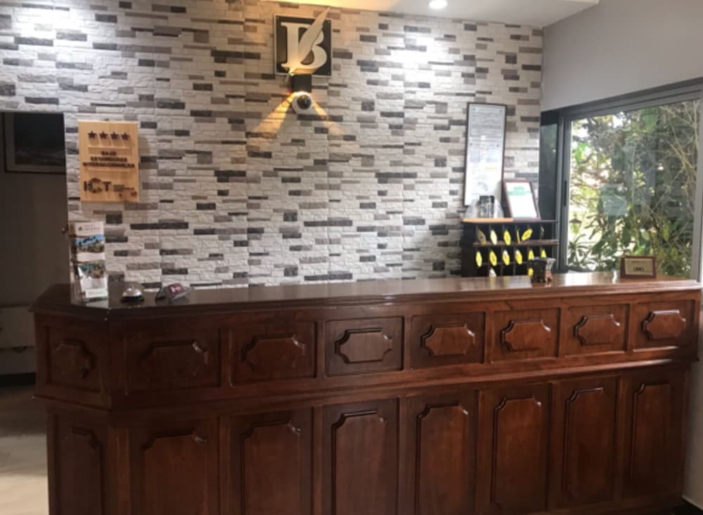 コンシェルジュ デスク