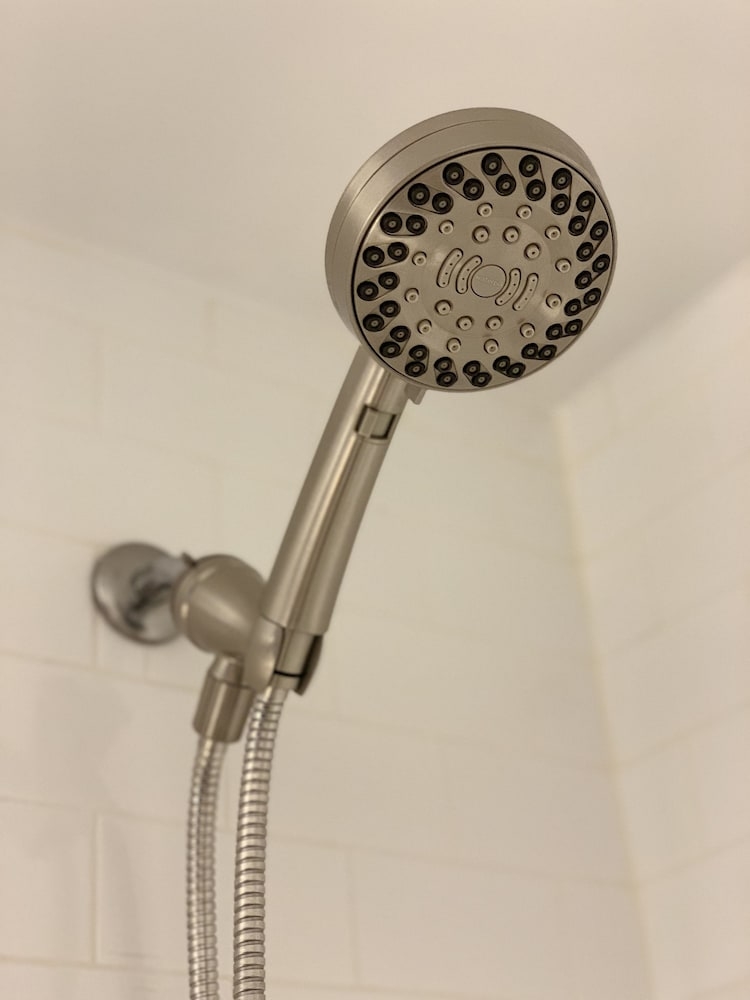 バスルームのシャワー