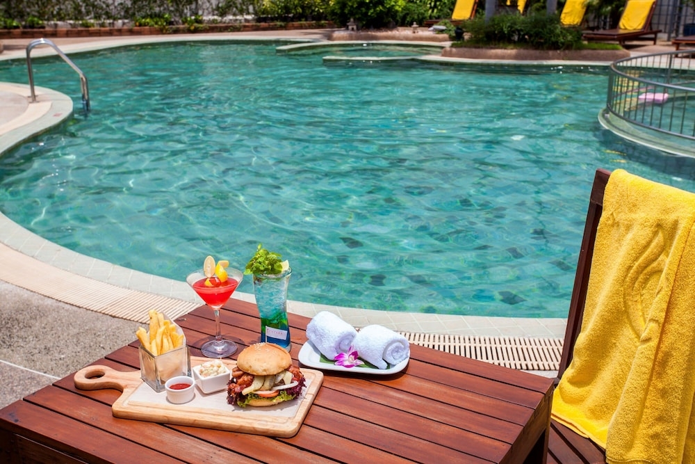 屋内 / 屋外プール