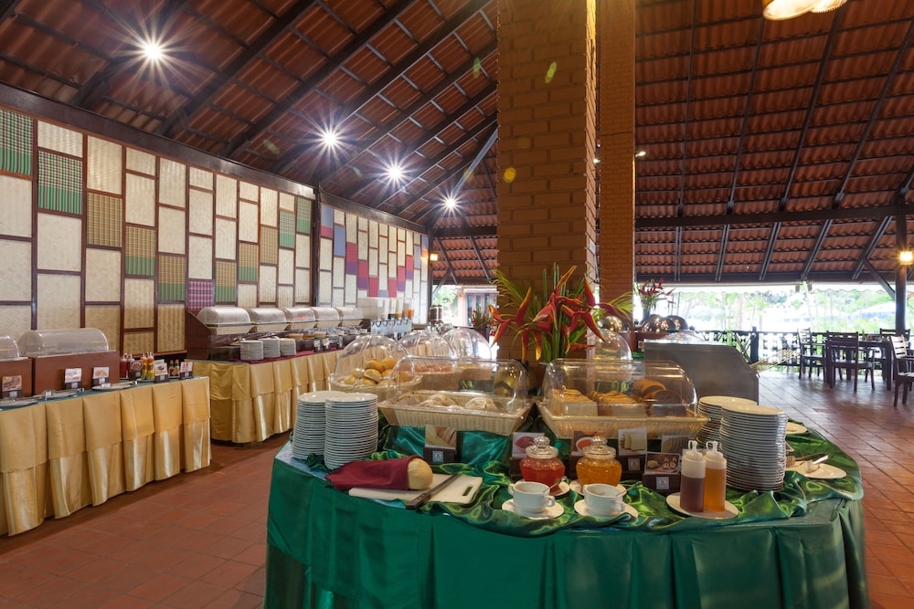 朝食ビュッフェ