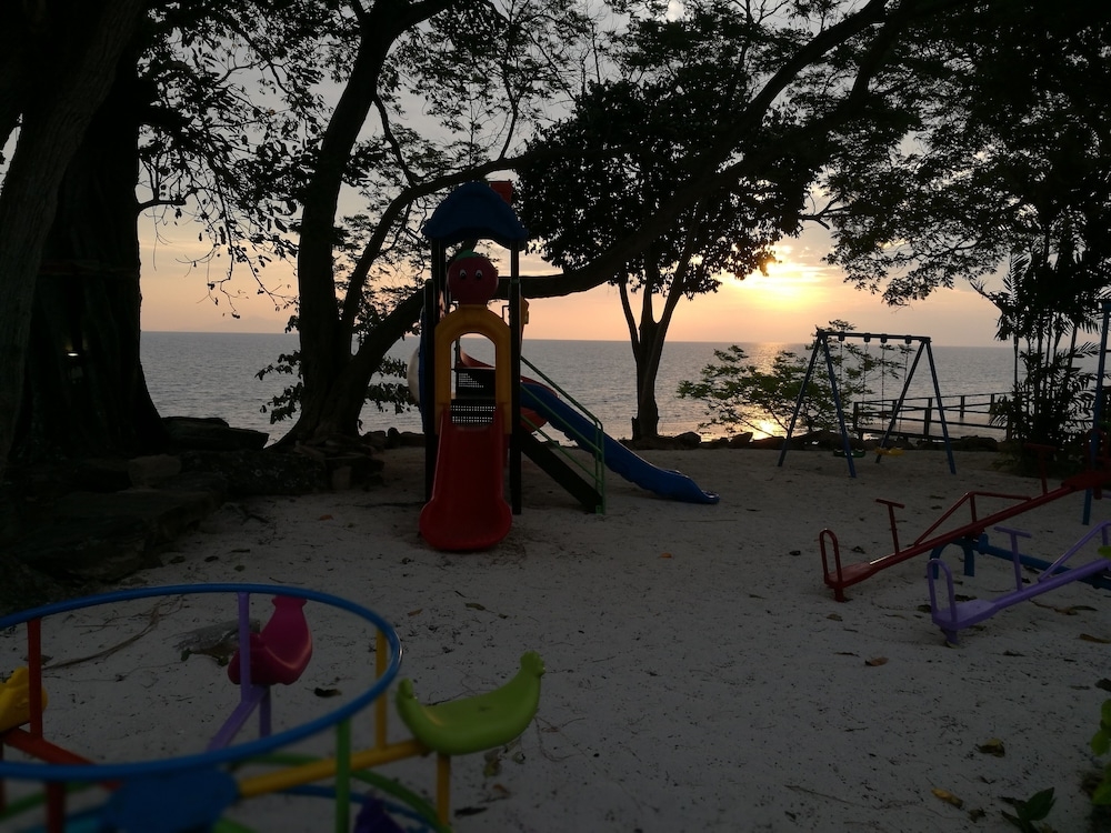 子供用の遊び場 - 屋外