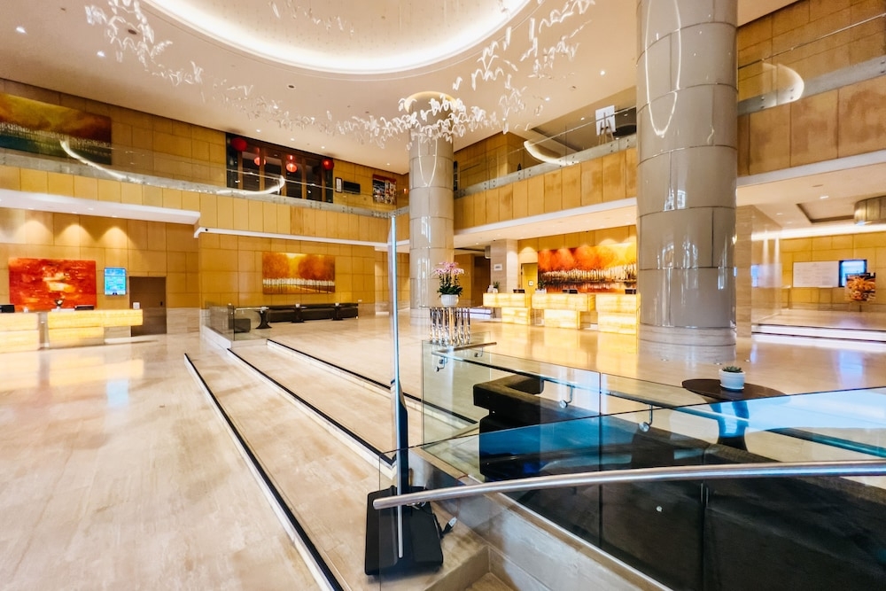 チェックイン / チェックアウト キオスク