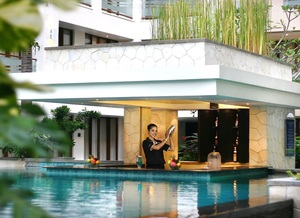 プールサイドバー