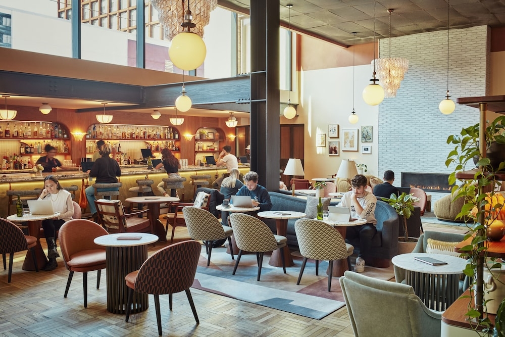 ロビー応接スペース