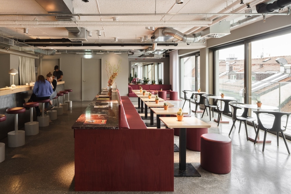 ロビーラウンジ