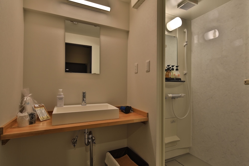 バスルームのシャワー