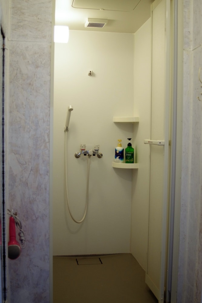 バスルームのシャワー