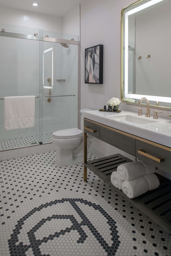 バスルームのシャワー