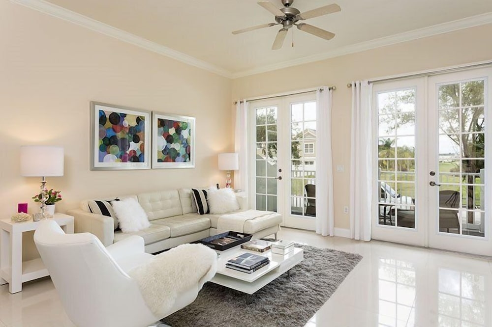 ロビー応接スペース