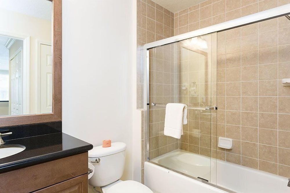 バスルームのシャワー