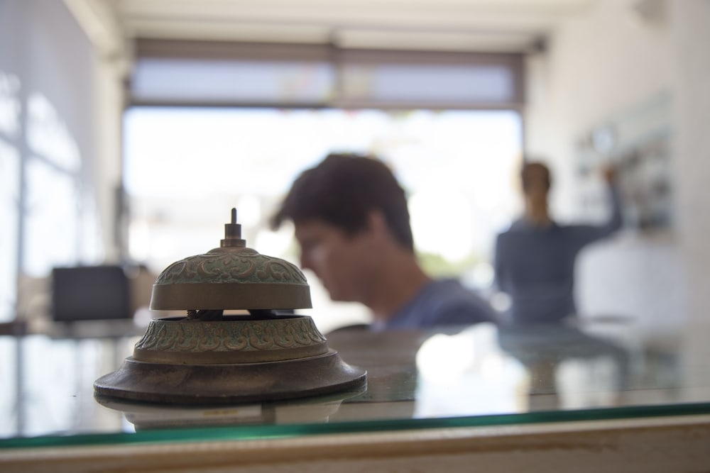 チェックイン / チェックアウト キオスク