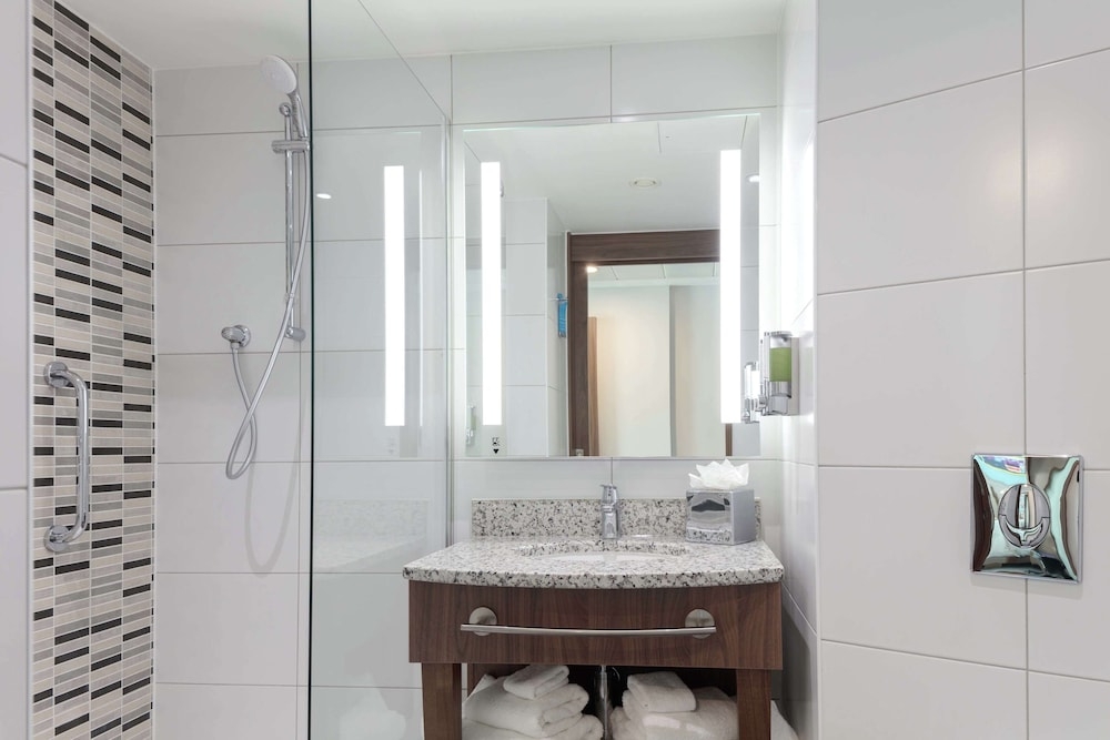 バスルームのシャワー