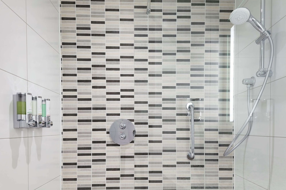 バスルームのシャワー