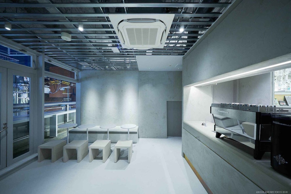 客室内のダイニングエリア