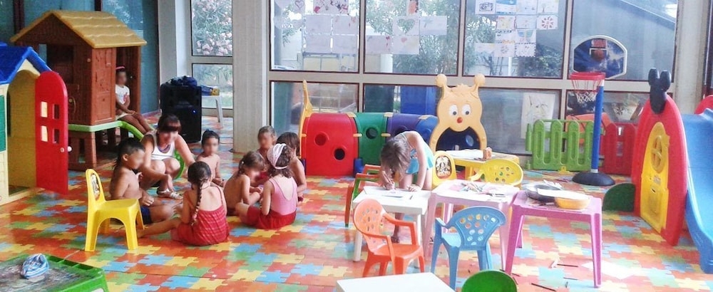 子供用の遊び場 - 屋内