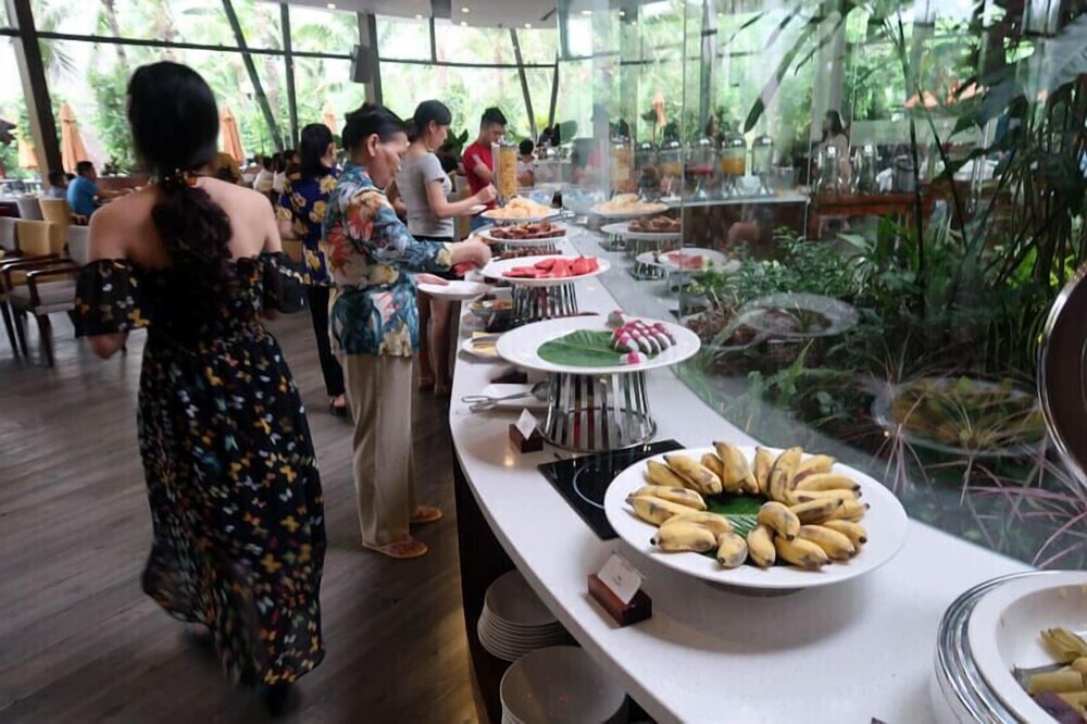 朝食ビュッフェ