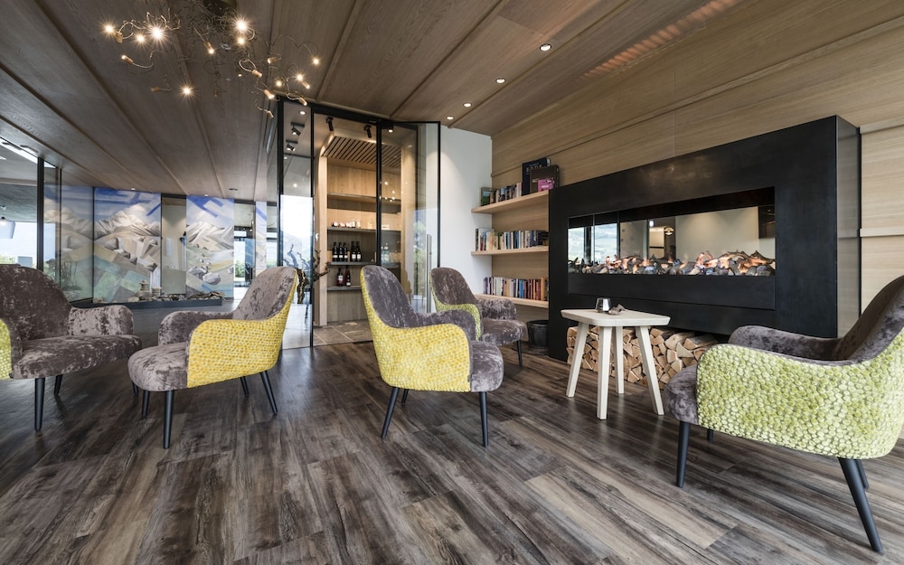 ロビー応接スペース