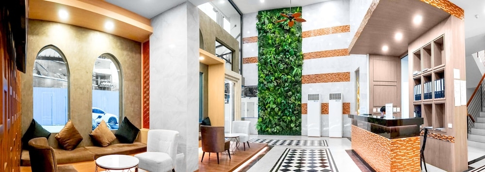 コンシェルジュ デスク