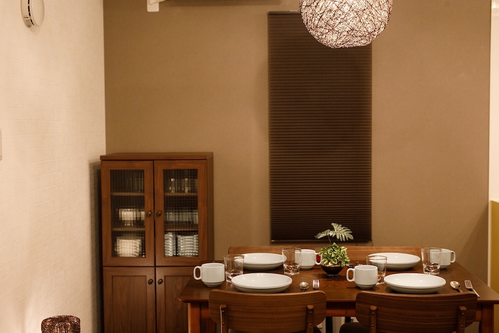 客室内のダイニングエリア