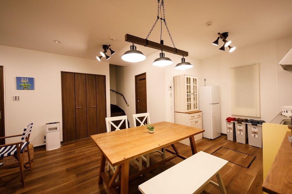 客室内のダイニングエリア