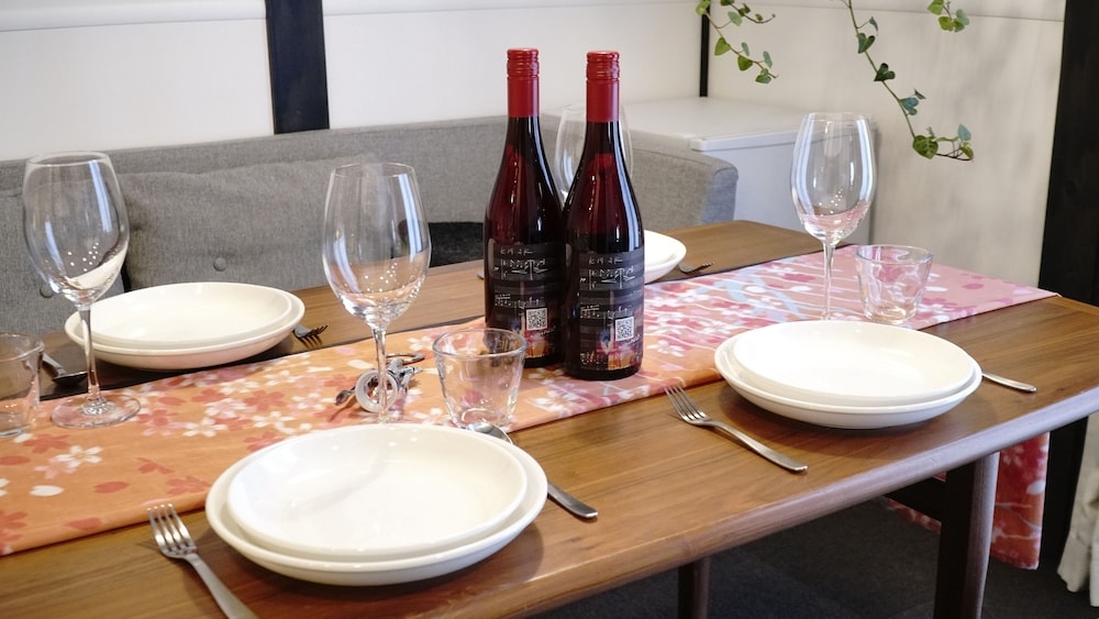 客室内のダイニングエリア