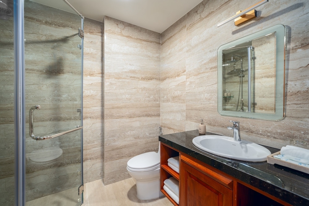 バスルームのシャワー