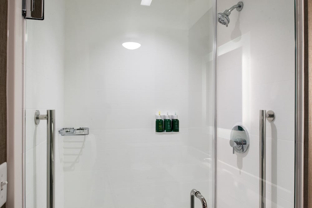 バスルームのシャワー