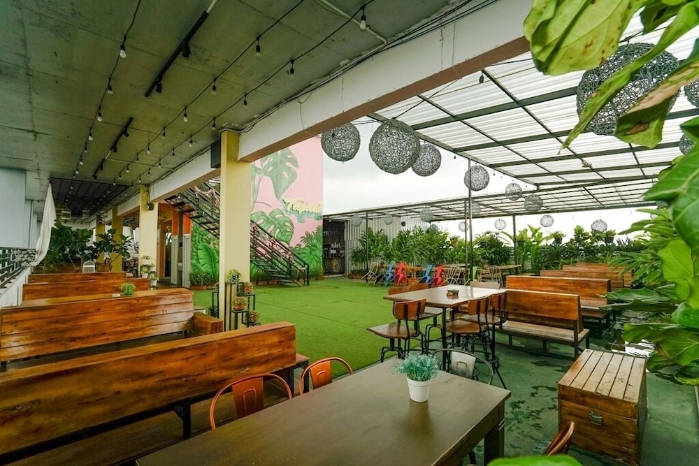 屋外ダイニングエリア