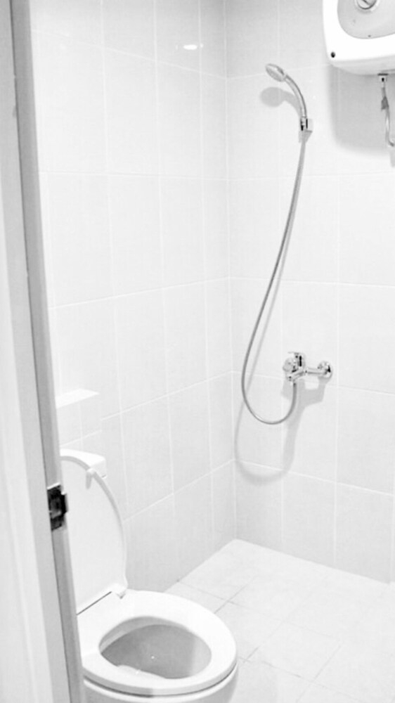 バスルームのシャワー