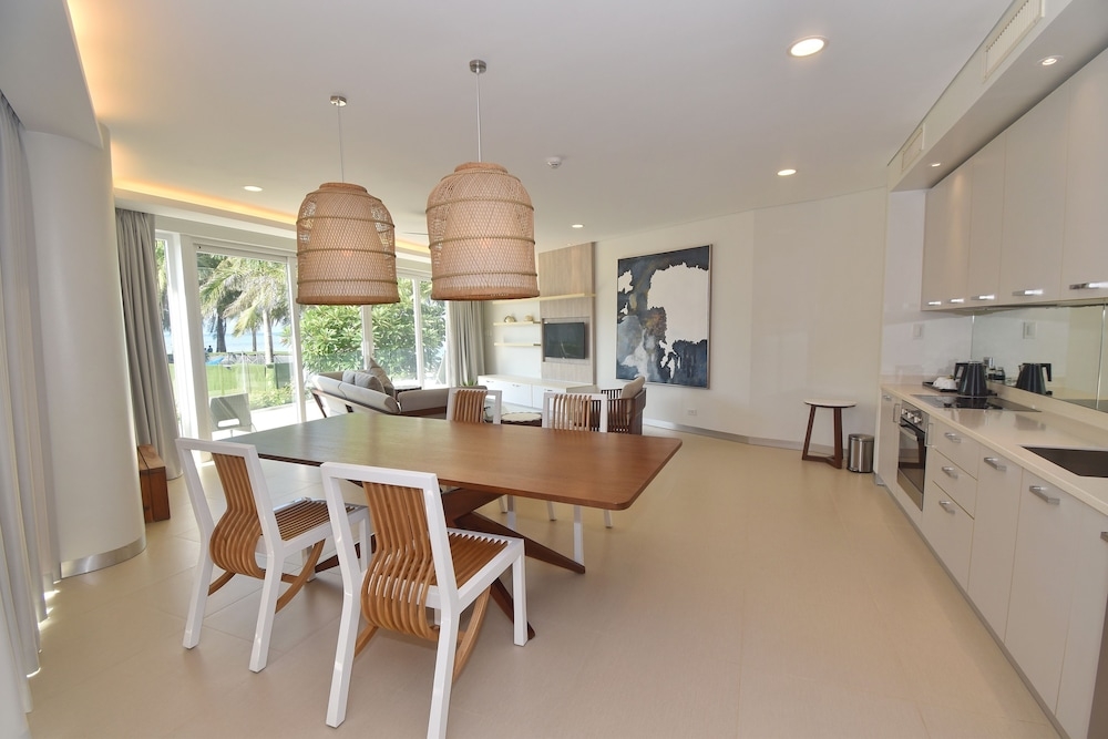 客室内のダイニングエリア