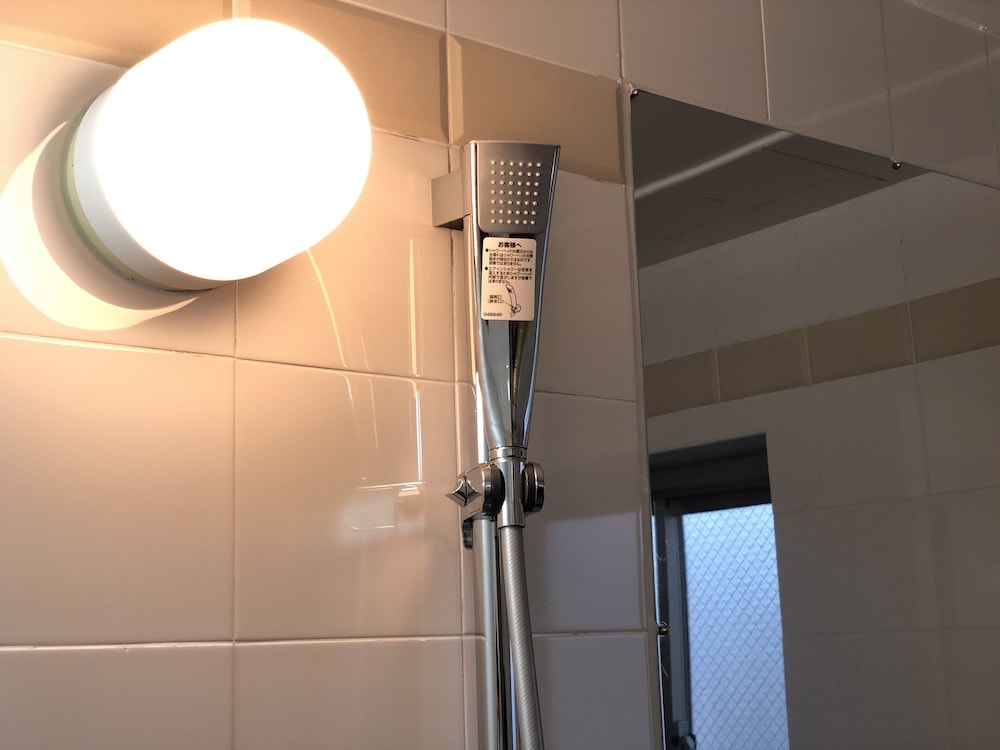 バスルームのシャワー
